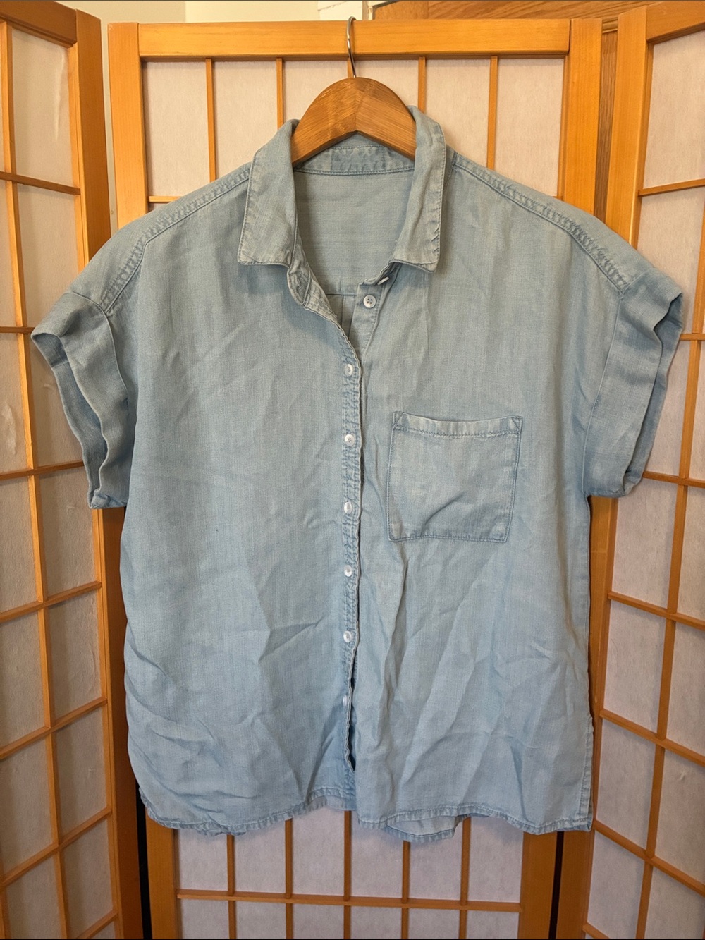 Light Blue Short-Sleeve Denim Look Button-Up Shirt